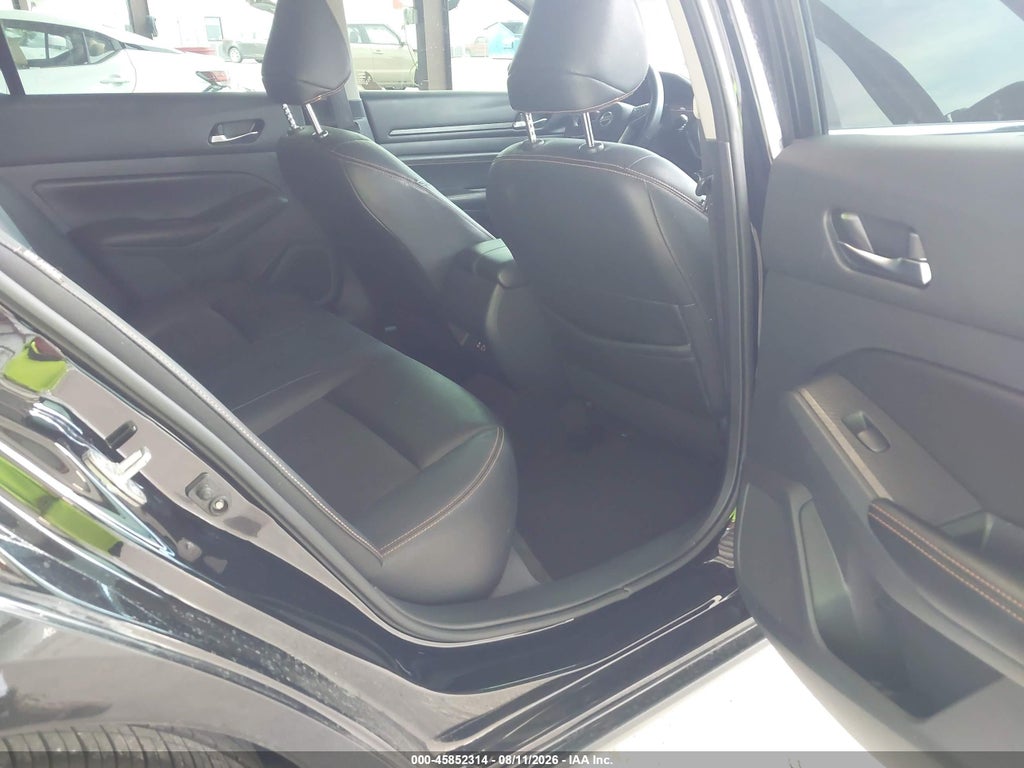 2022 Nissan Altima SR FWD photo 8