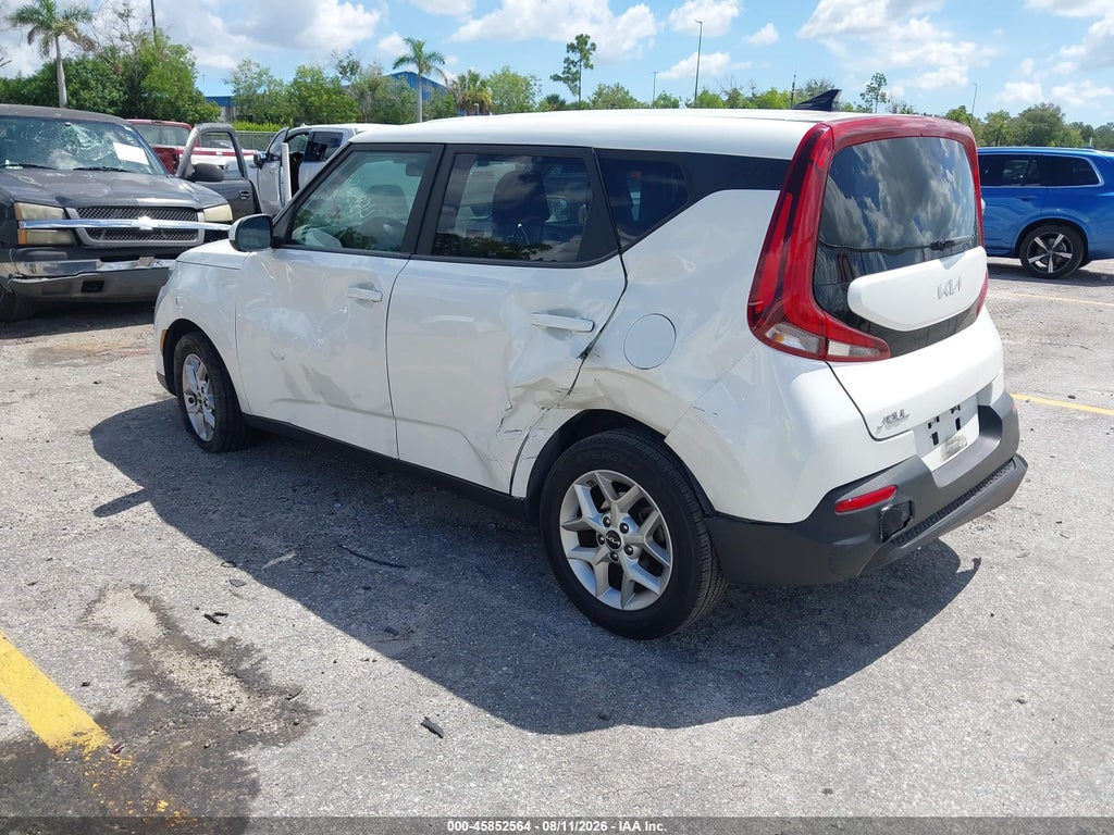2022 Kia Soul LX photo 3