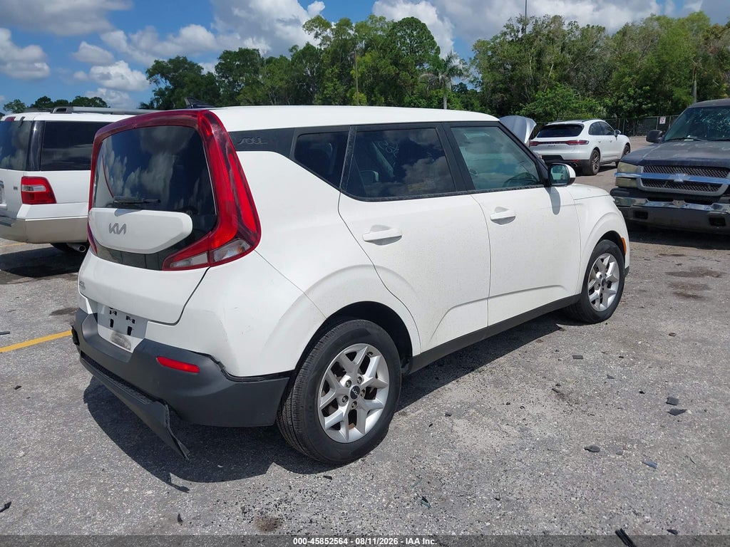 2022 Kia Soul LX photo 4