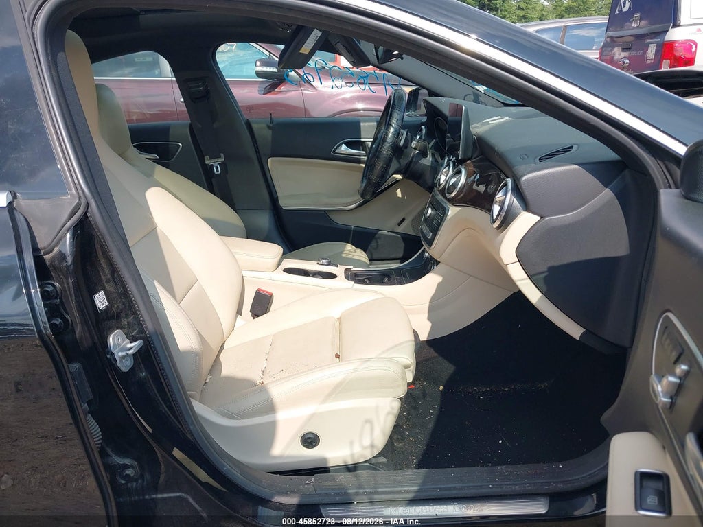 2018 Mercedes-Benz CLA 250 4MATIC photo 5