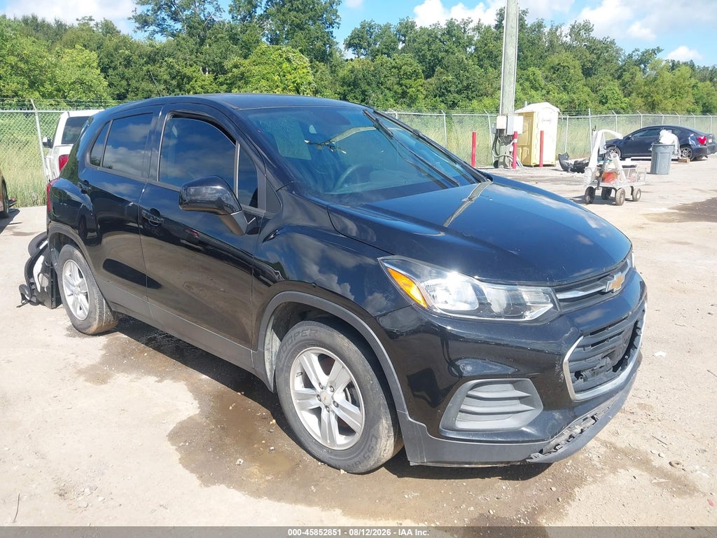 2021 Chevrolet Trax FWD LS photo 1