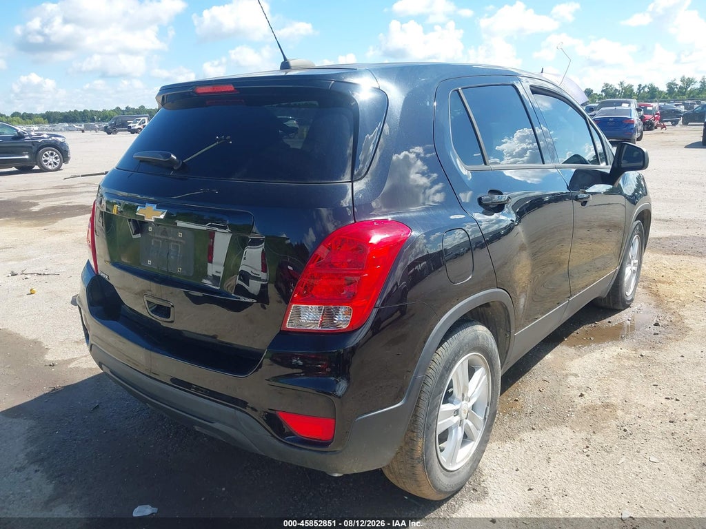 2021 Chevrolet Trax FWD LS photo 4