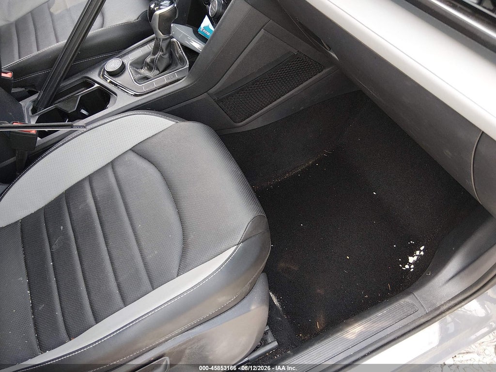 2023 Volkswagen Taos 1.5T SEL photo 5