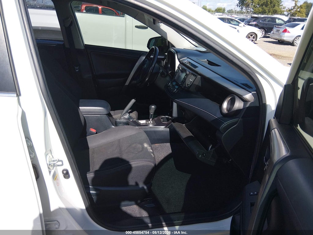 2018 Toyota RAV4 XLE photo 5