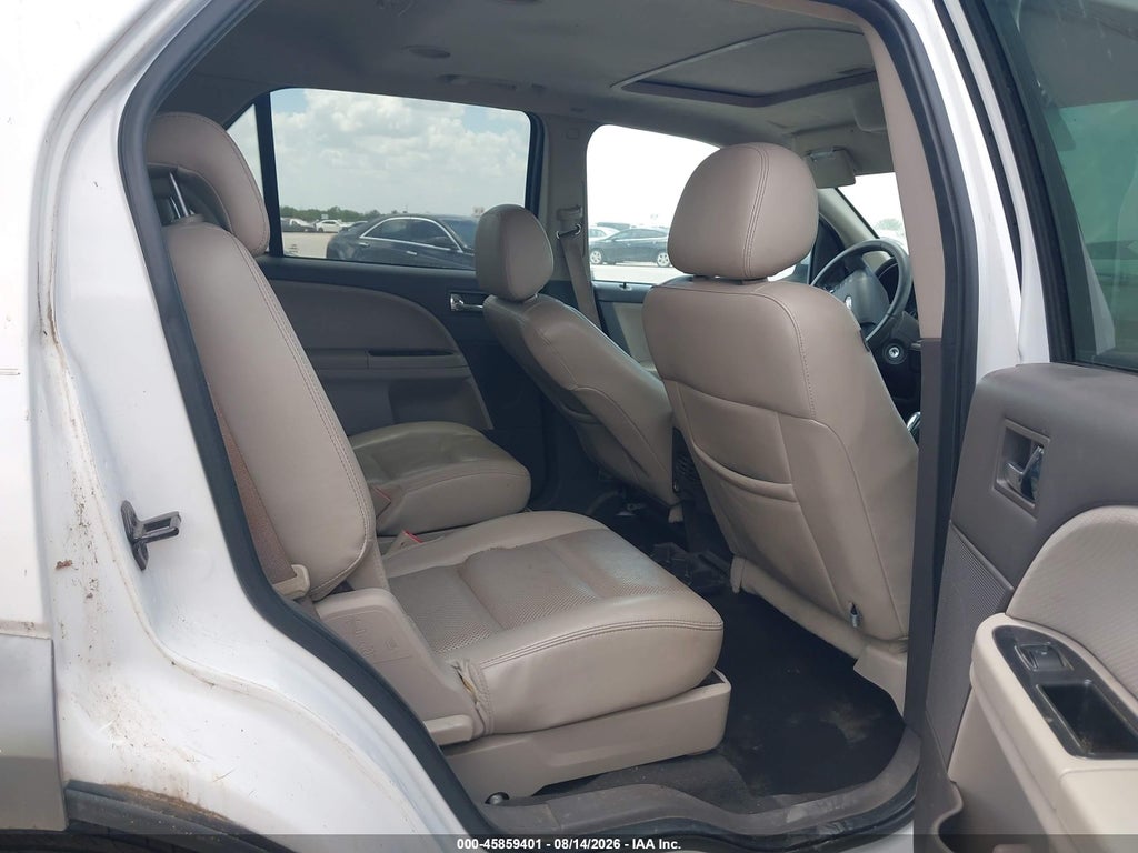 2008 Ford Taurus X SEL photo 8