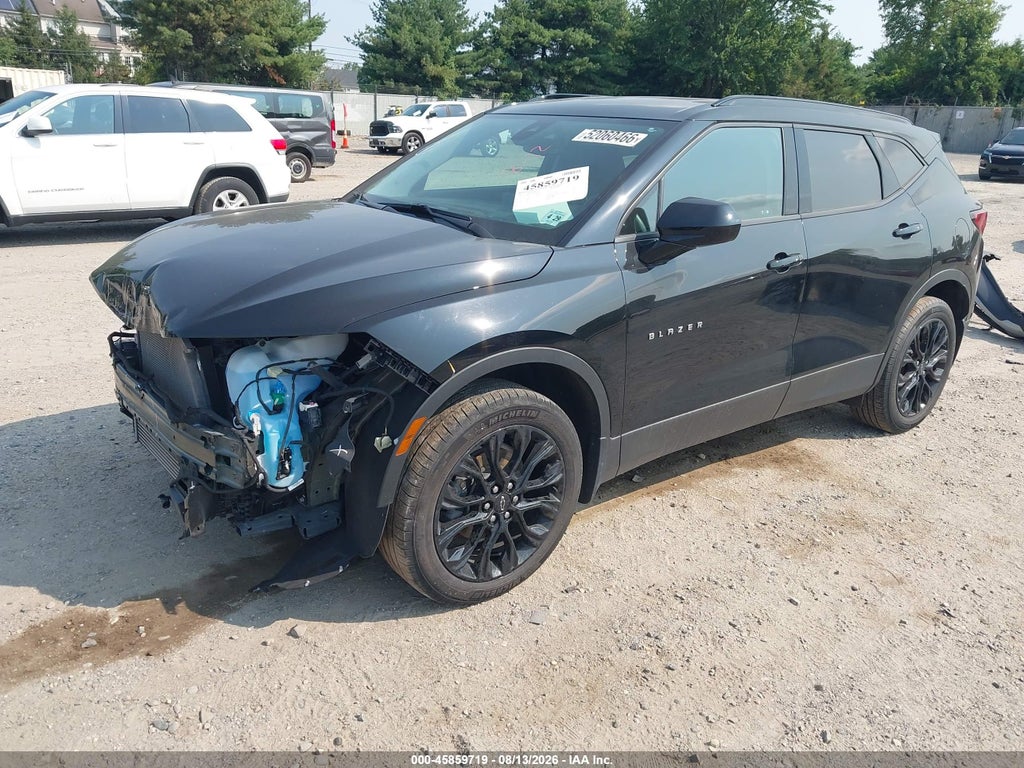 2024 Chevrolet Blazer AWD 2LT photo 2