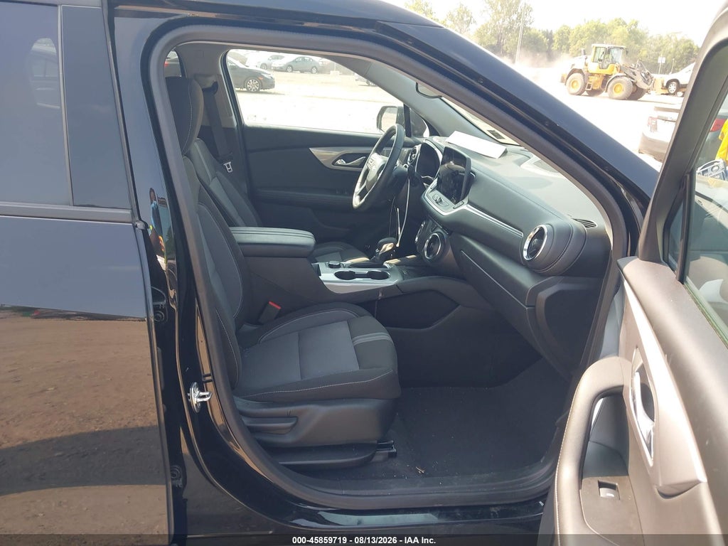2024 Chevrolet Blazer AWD 2LT photo 5