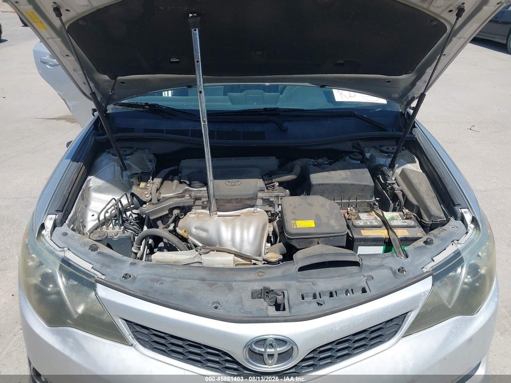 2013 Toyota Camry SE photo 10