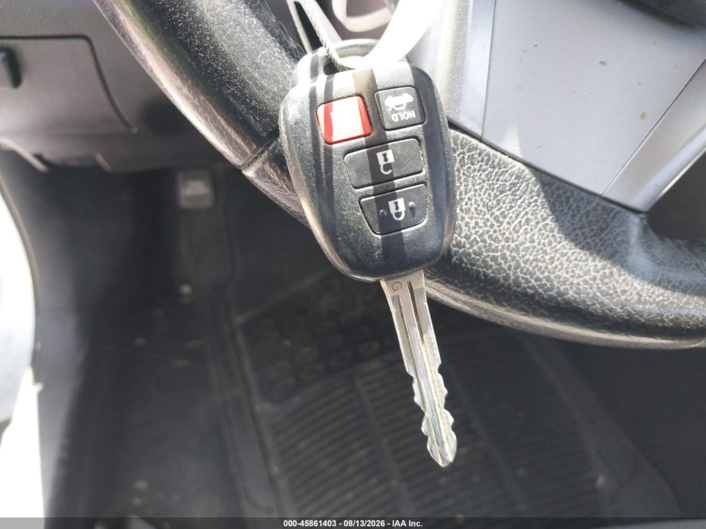 2013 Toyota Camry SE photo 11