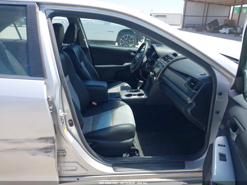 2013 Toyota Camry SE photo 5