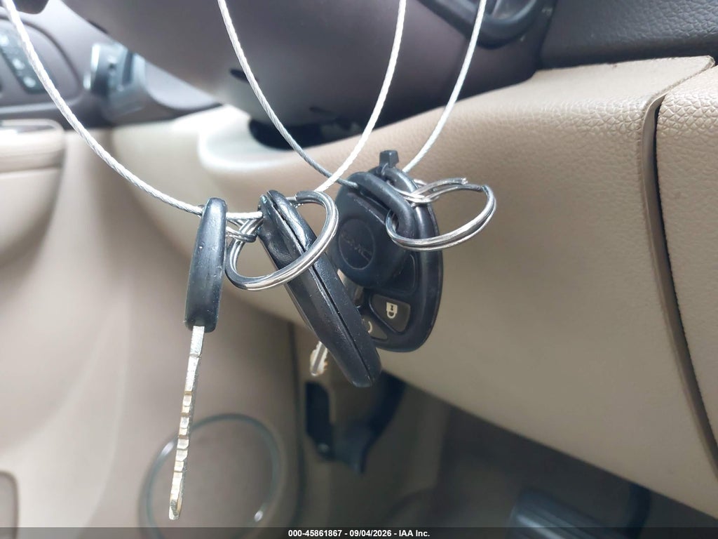 2011 GMC Yukon XL 1500 Denali photo 11
