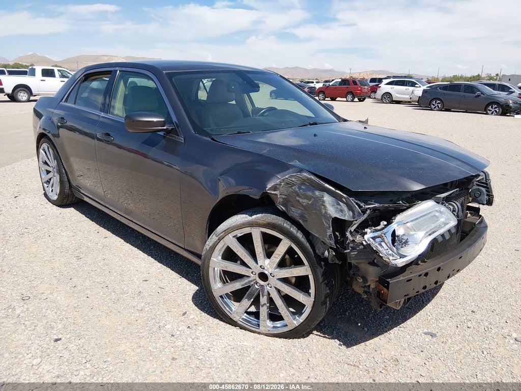 2014 Chrysler 300 photo 1