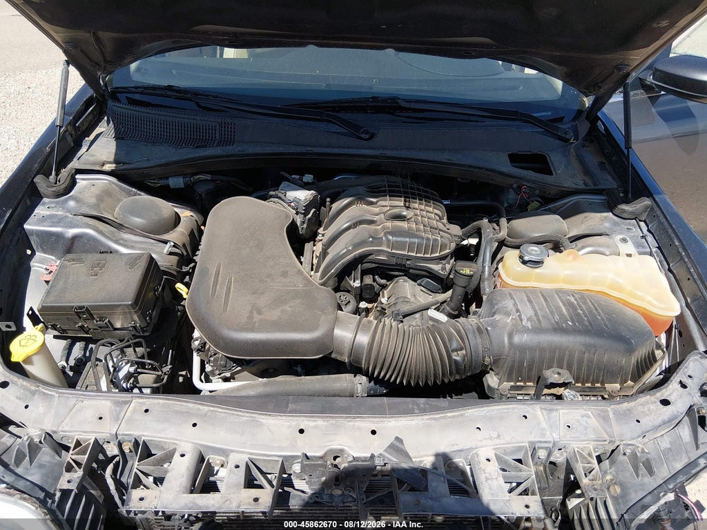2014 Chrysler 300 photo 10