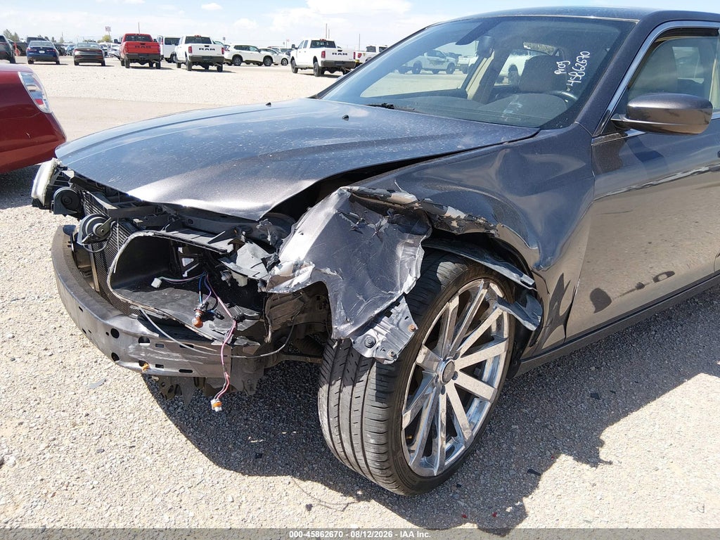 2014 Chrysler 300 photo 6