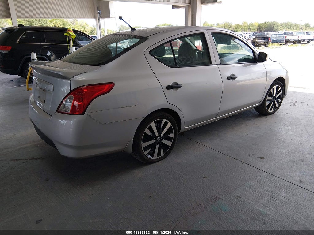 2018 Nissan Versa 1.6 S+ photo 4