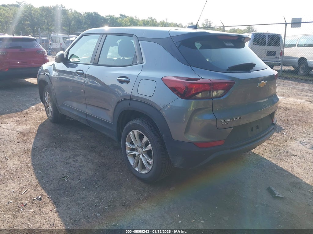 2021 Chevrolet Trailblazer AWD LS photo 3