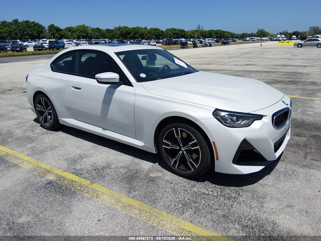 BMW 230 2026