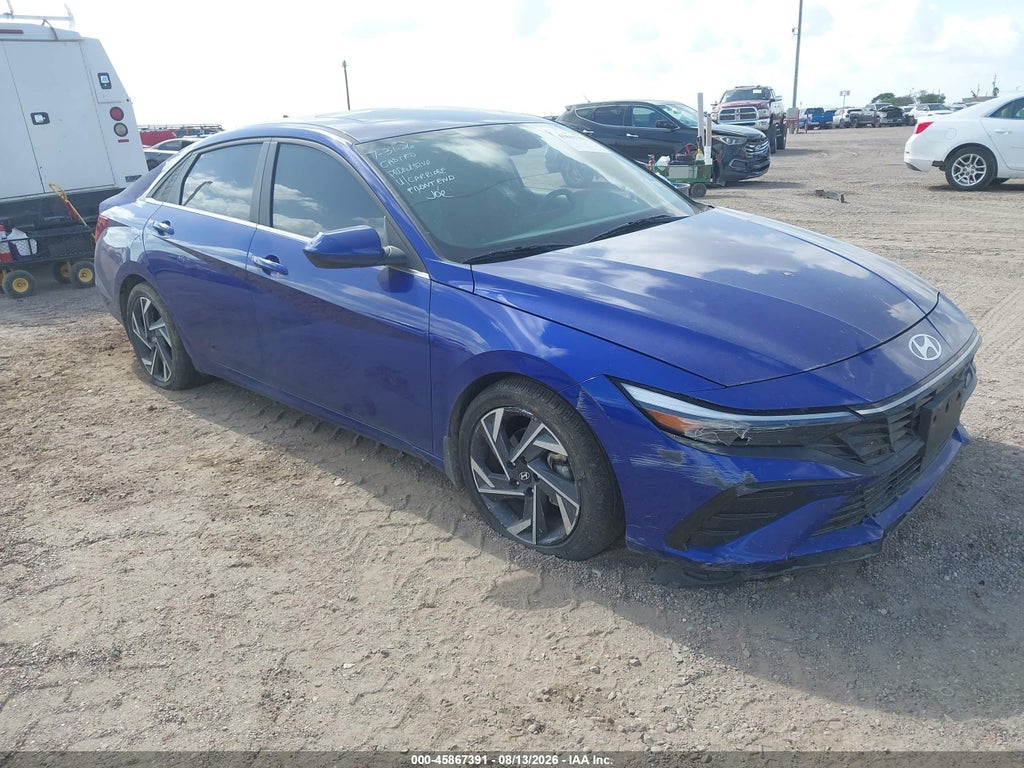 2024 Hyundai Elantra SEL photo 1