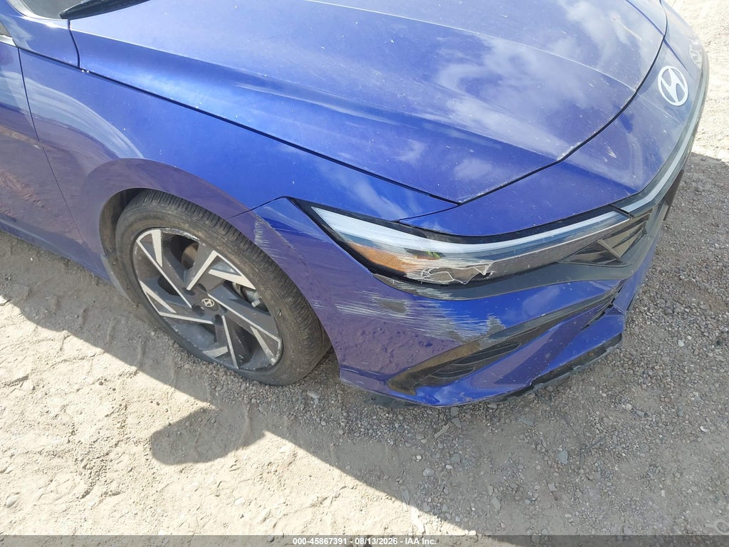 2024 Hyundai Elantra SEL photo 6