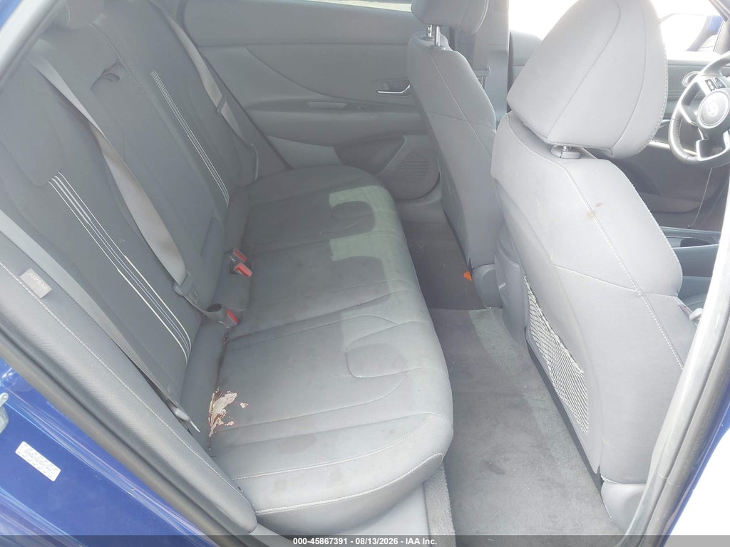 2024 Hyundai Elantra SEL photo 8