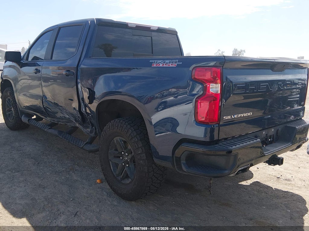 2021 Chevrolet Silverado 1500 4WD Short BED LT Trail Boss photo 3