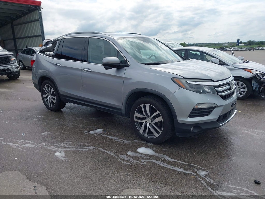 2017 Honda Pilot Touring photo 1