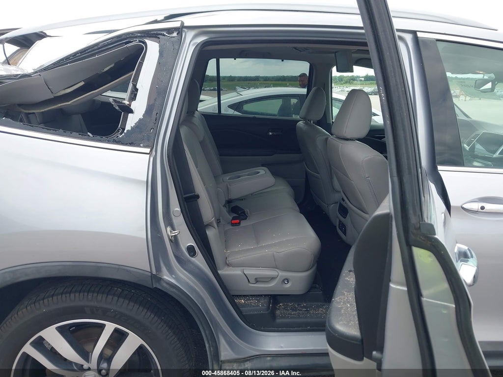 2017 Honda Pilot Touring photo 8