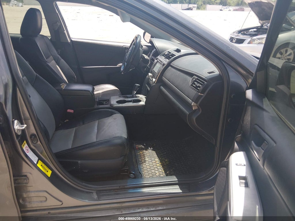 2012 Toyota Camry SE photo 5