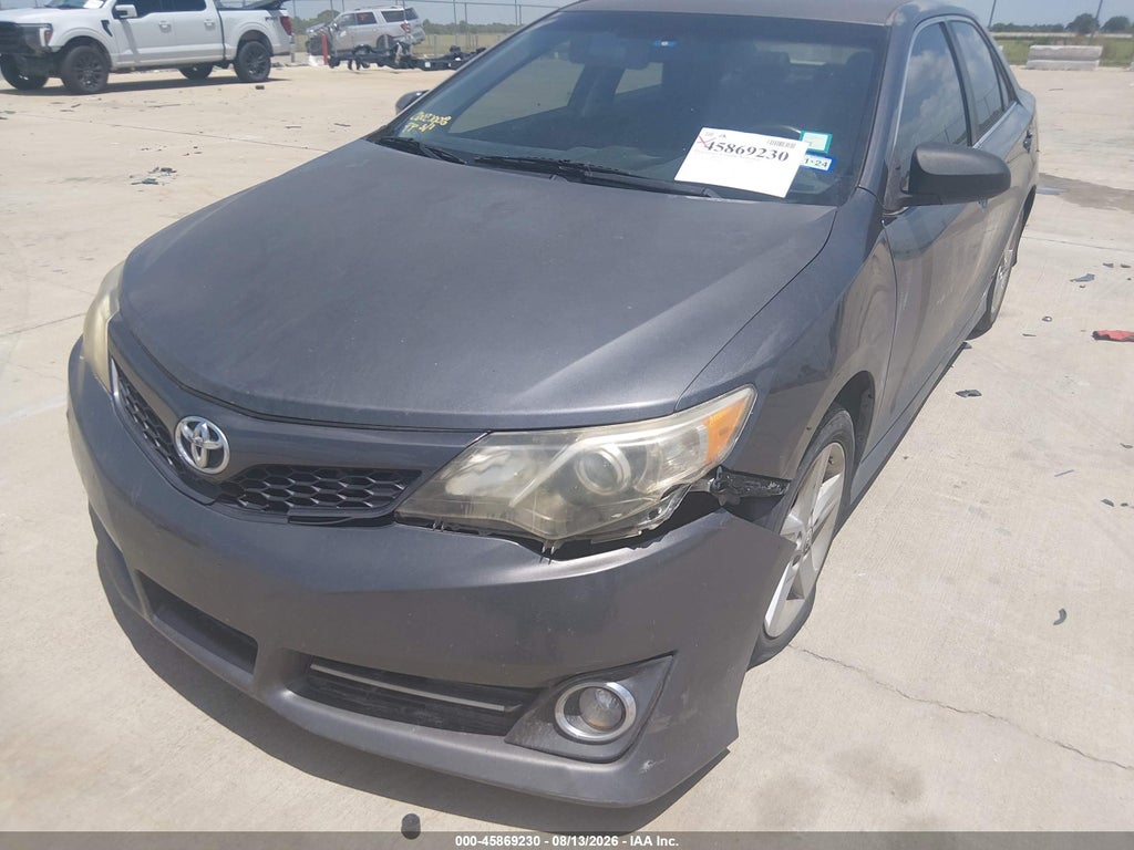 2012 Toyota Camry SE photo 6
