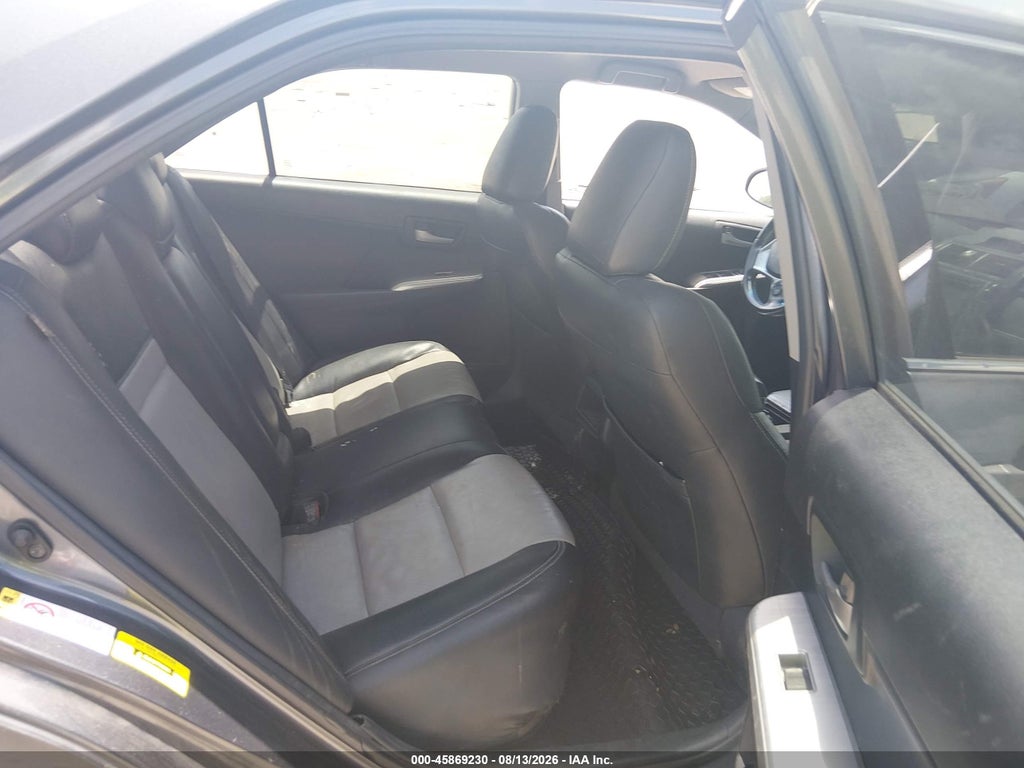 2012 Toyota Camry SE photo 8