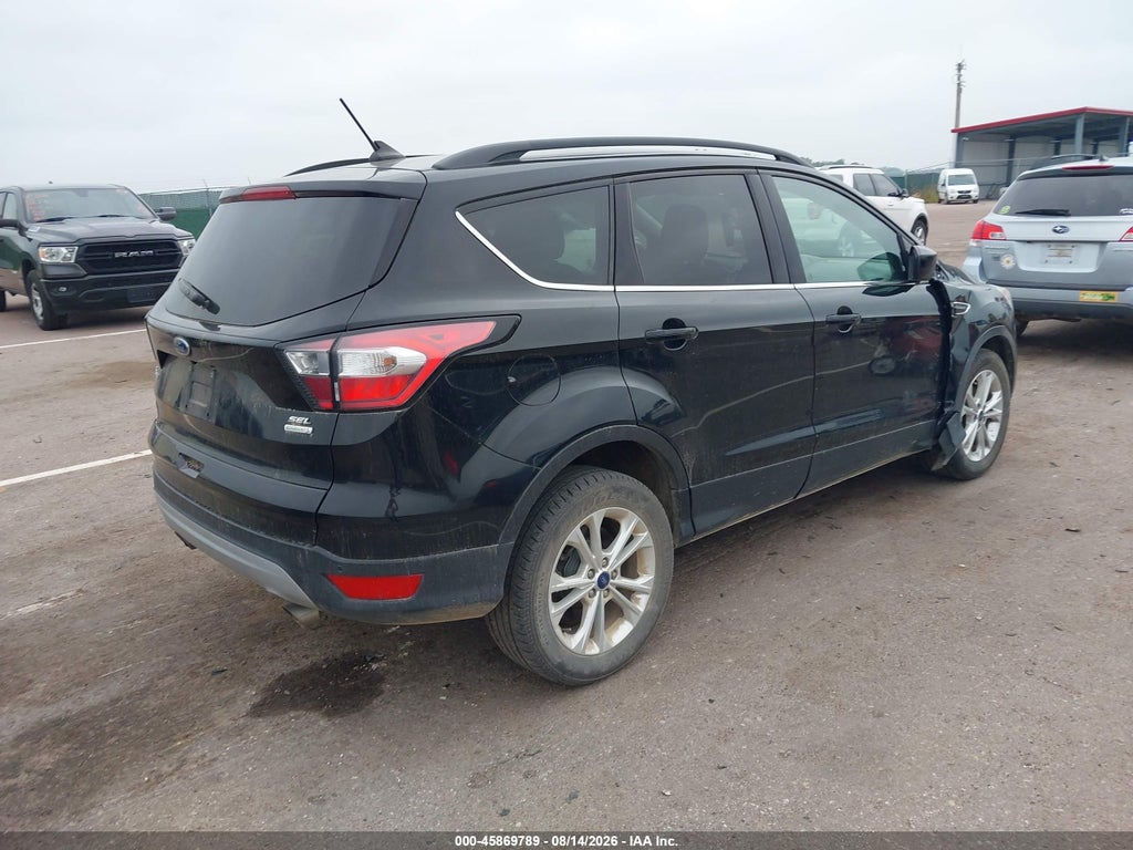 2018 Ford Escape SEL photo 4