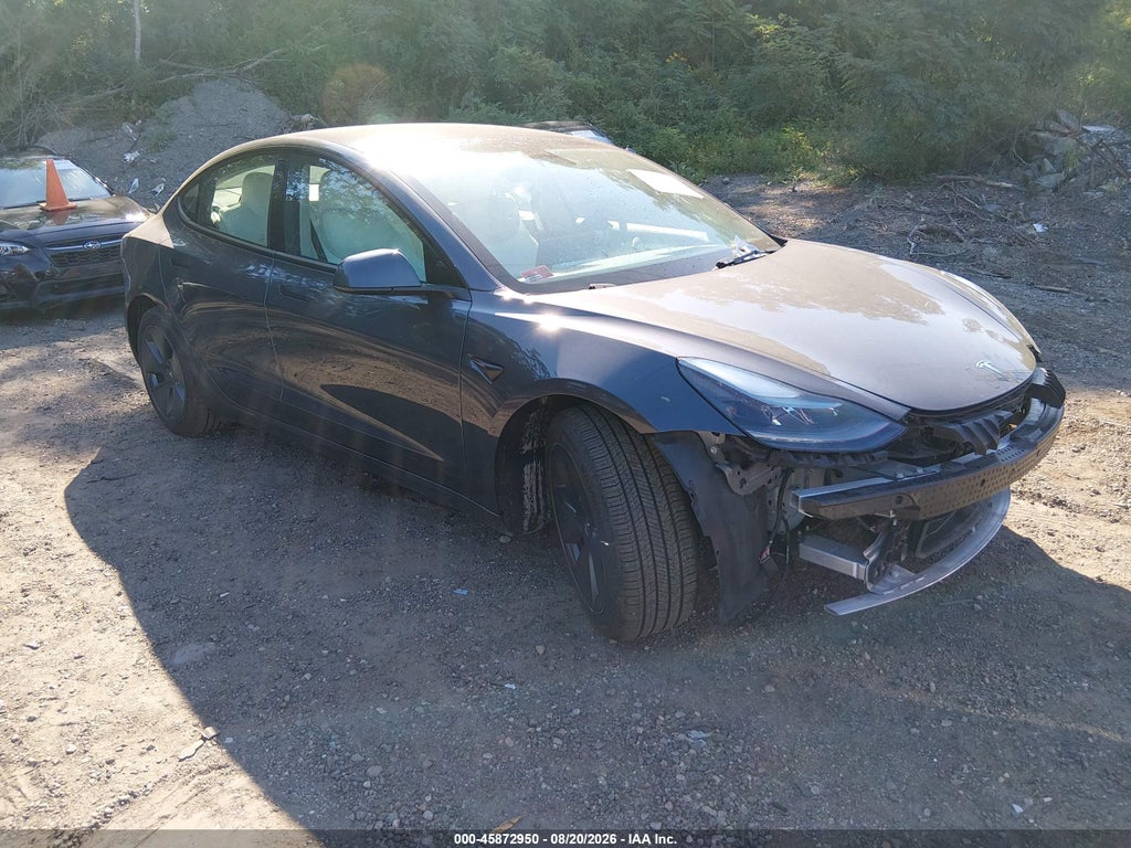 TESLA MODEL 3 2022