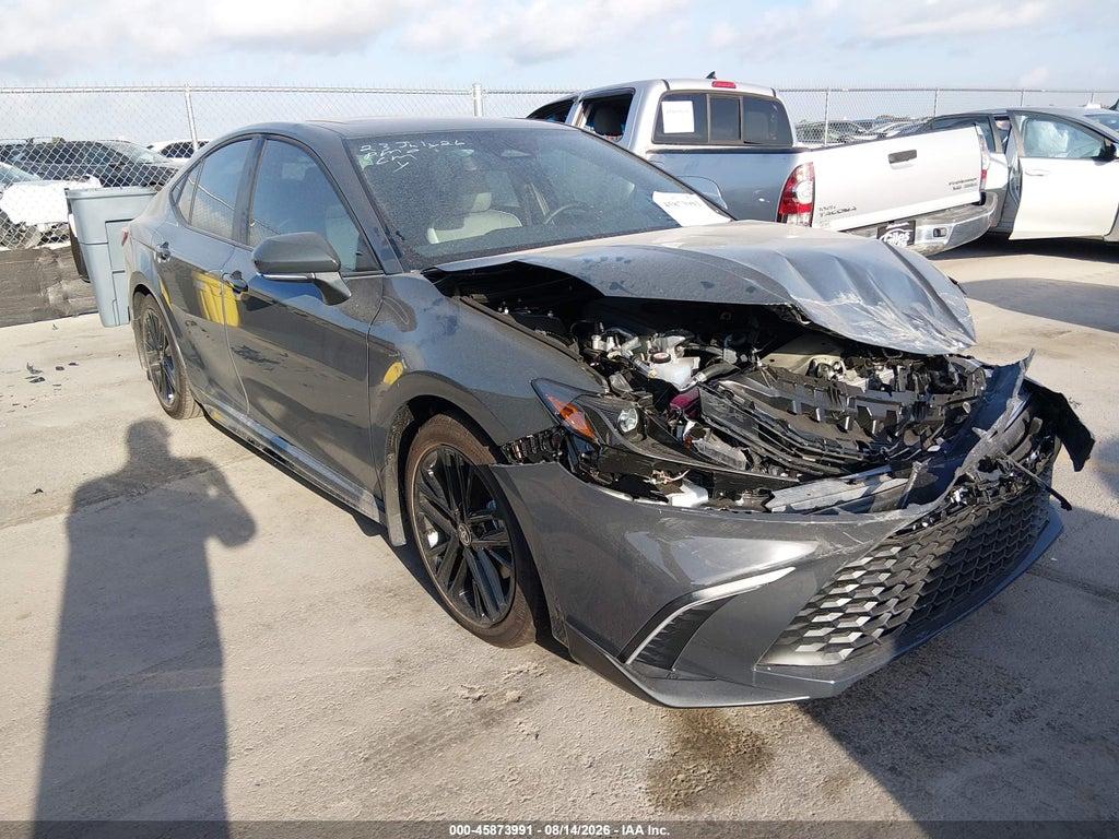 2026 Toyota Camry SE photo 1