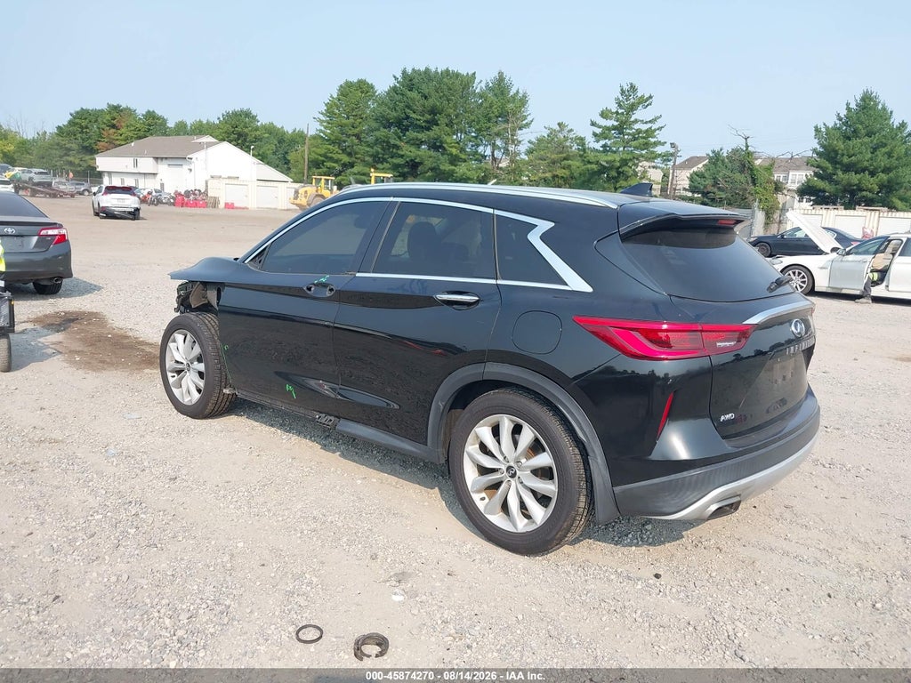 2019 Infiniti QX50 Luxe photo 3