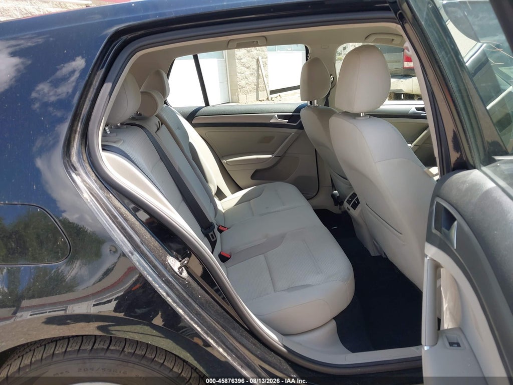 2016 Volkswagen Golf TSI S 4-Door photo 8