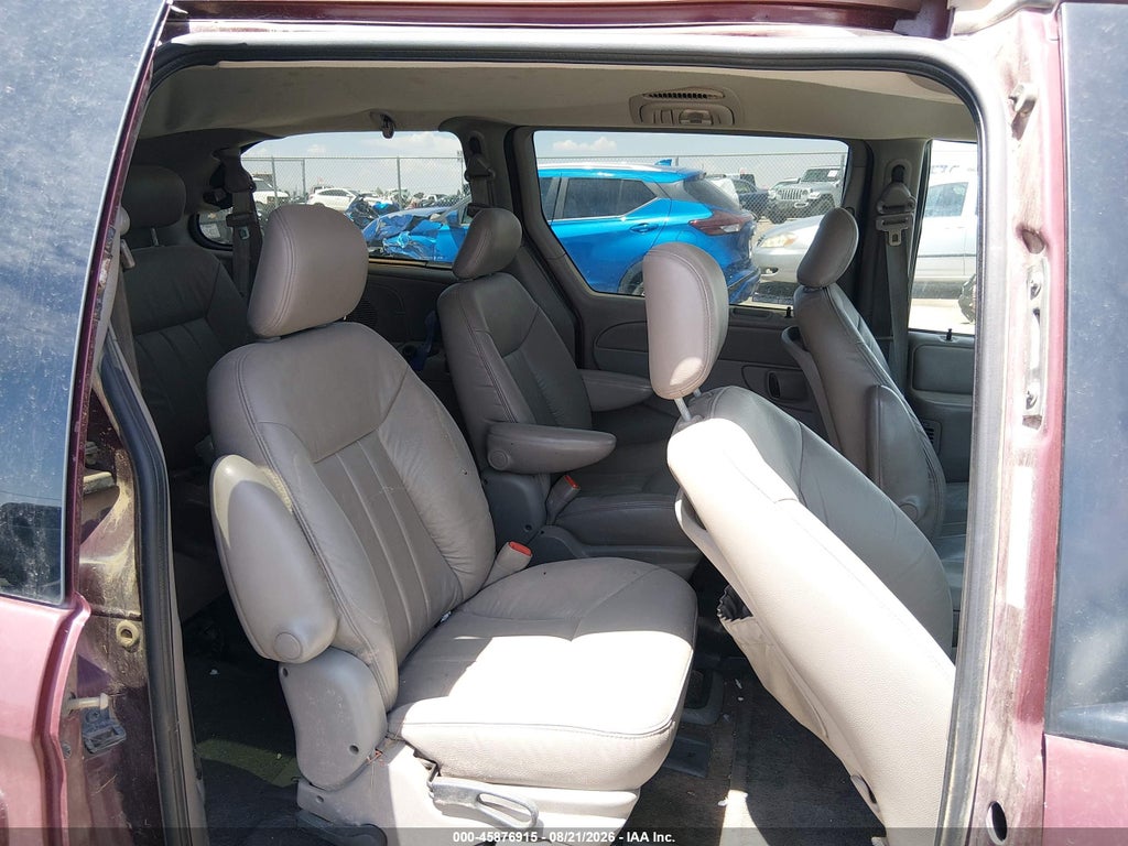 2001 Dodge Grand Caravan ES photo 8