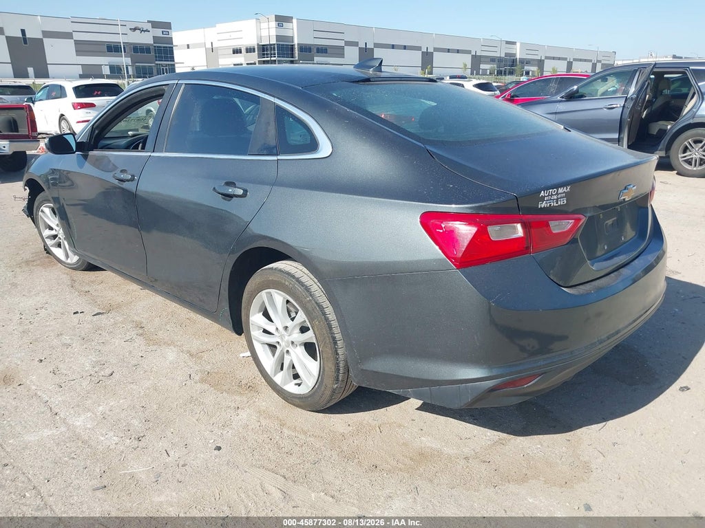 2018 Chevrolet Malibu LT photo 3