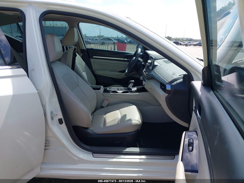 2022 Nissan Altima Platinum Intelligent AWD photo 5