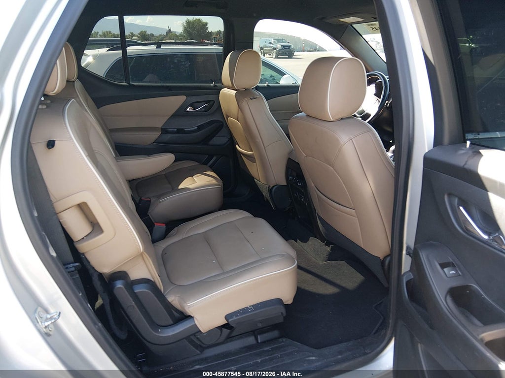 2022 Chevrolet Traverse AWD Premier photo 8
