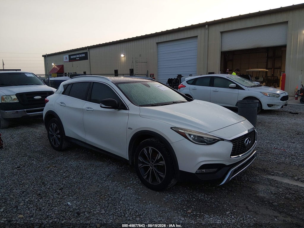 2017 INFINITI QX30 SJKCH5CR4HA032899