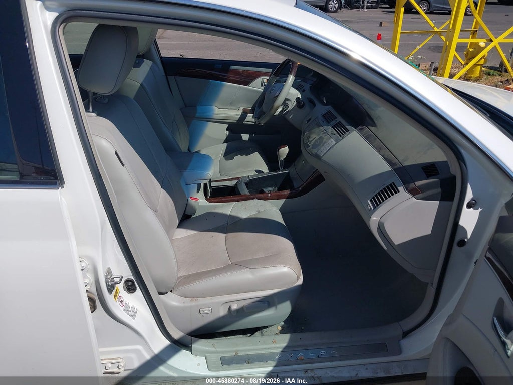 2009 Toyota Avalon Limited photo 5
