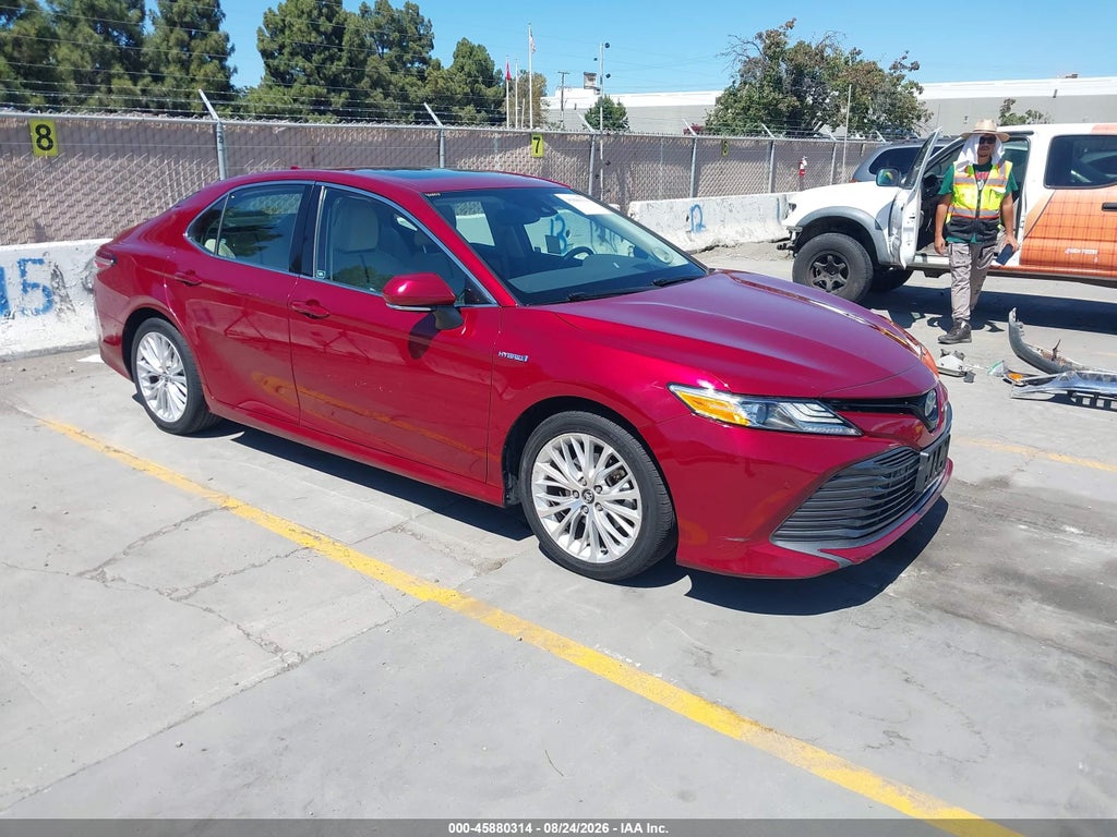 TOYOTA CAMRY 2020