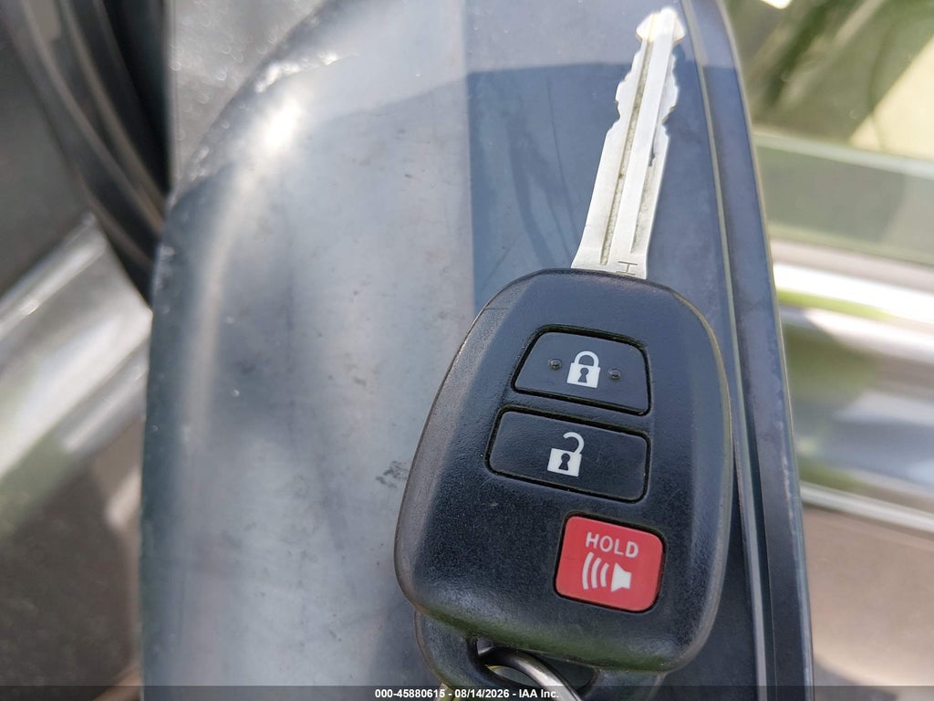 2015 Toyota RAV4 LE photo 11