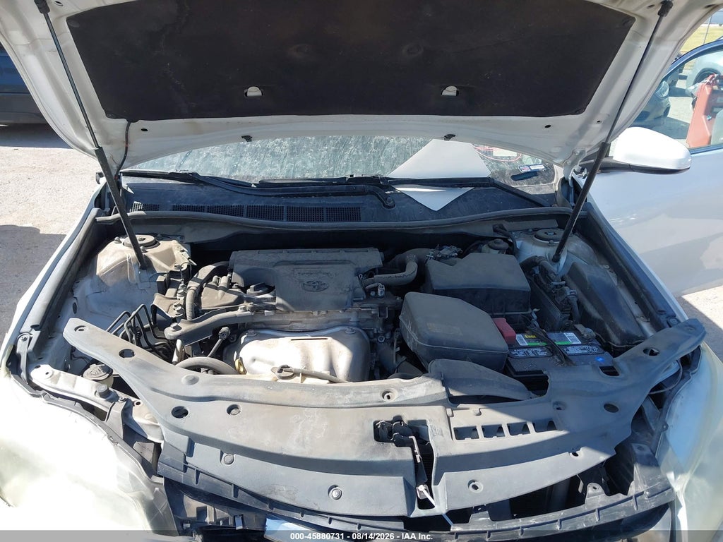 2016 Toyota Camry LE photo 10