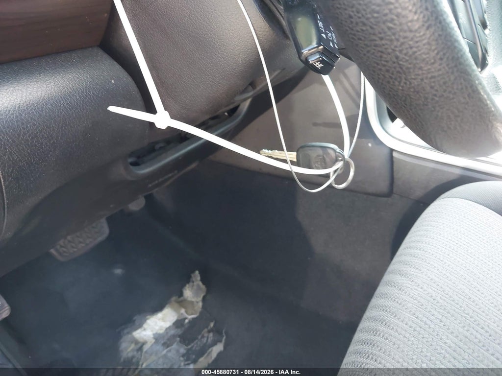 2016 Toyota Camry LE photo 11