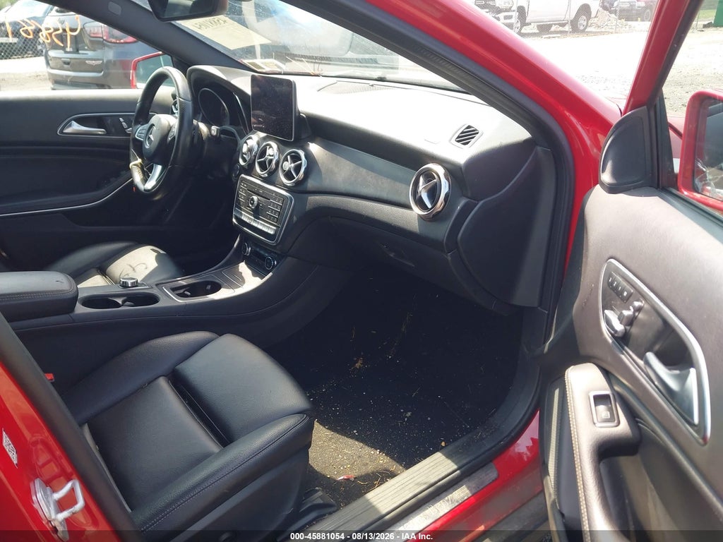 2018 Mercedes-Benz GLA 250 4MATIC photo 5