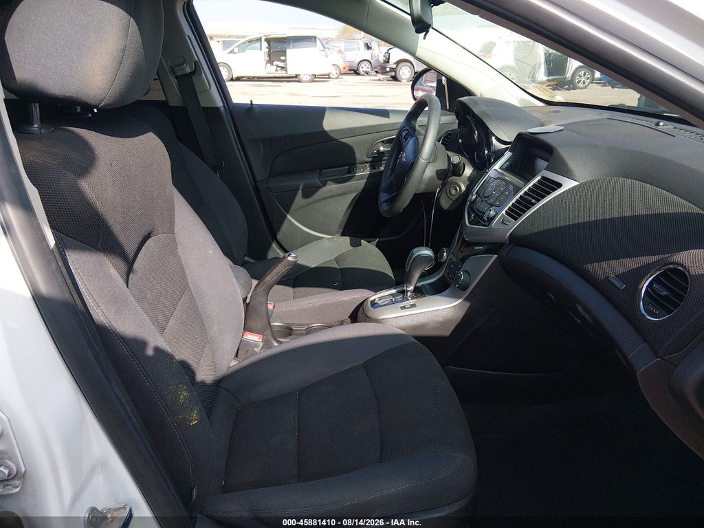 2016 Chevrolet Cruze Limited 1LT Auto photo 5