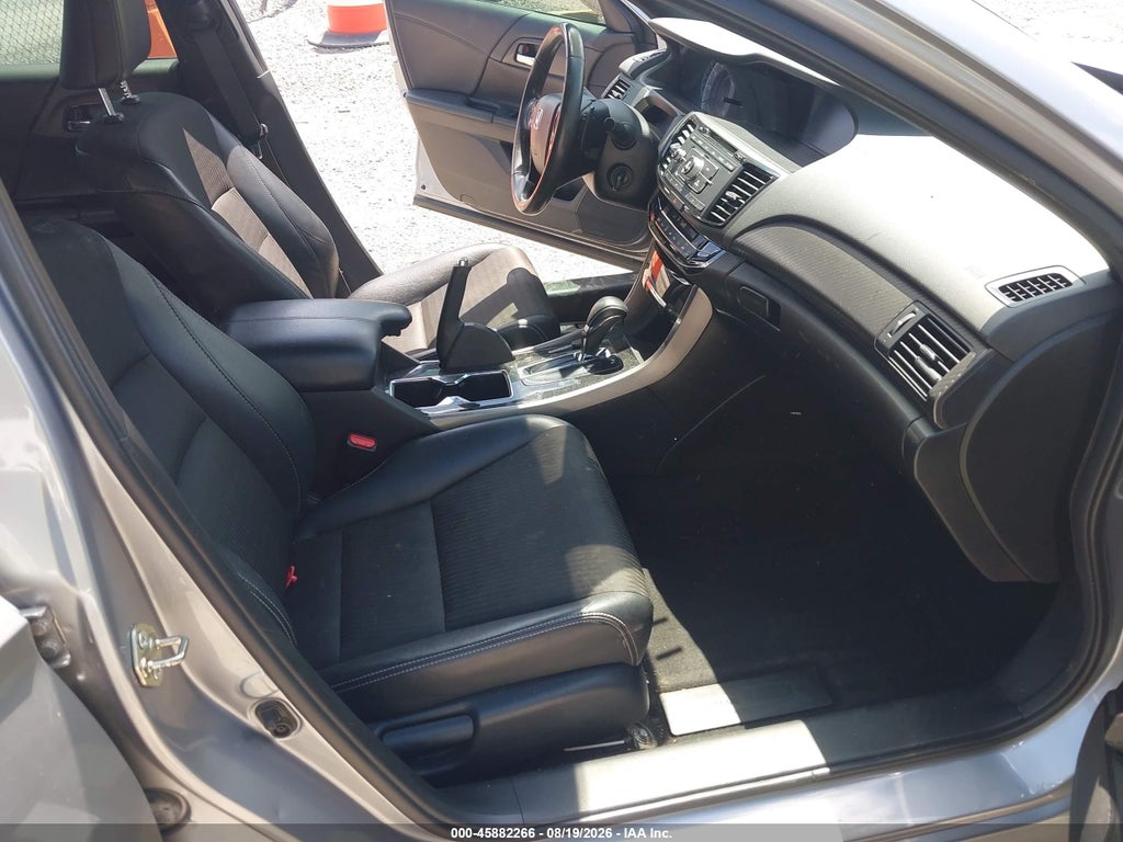 2017 Honda Accord Sport photo 5