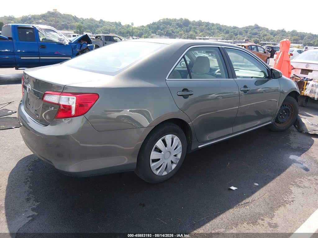 2014 Toyota Camry LE photo 4
