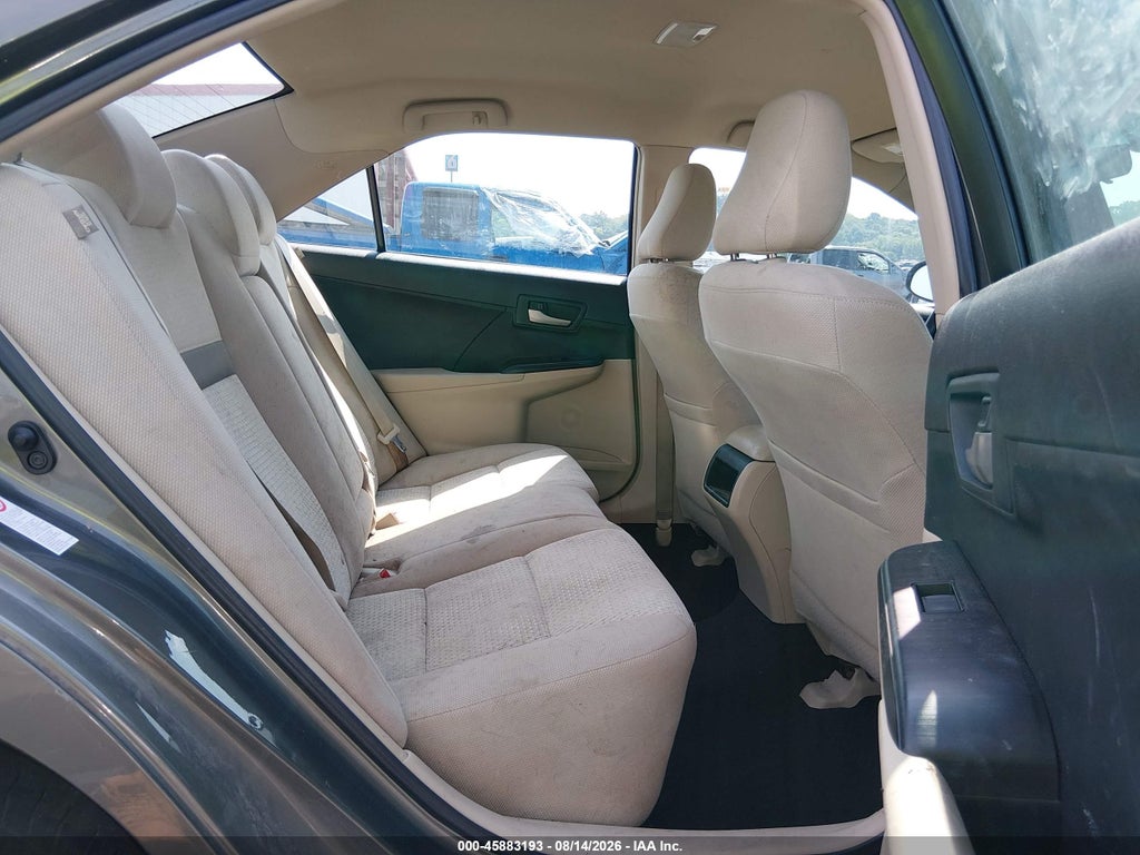 2014 Toyota Camry LE photo 8